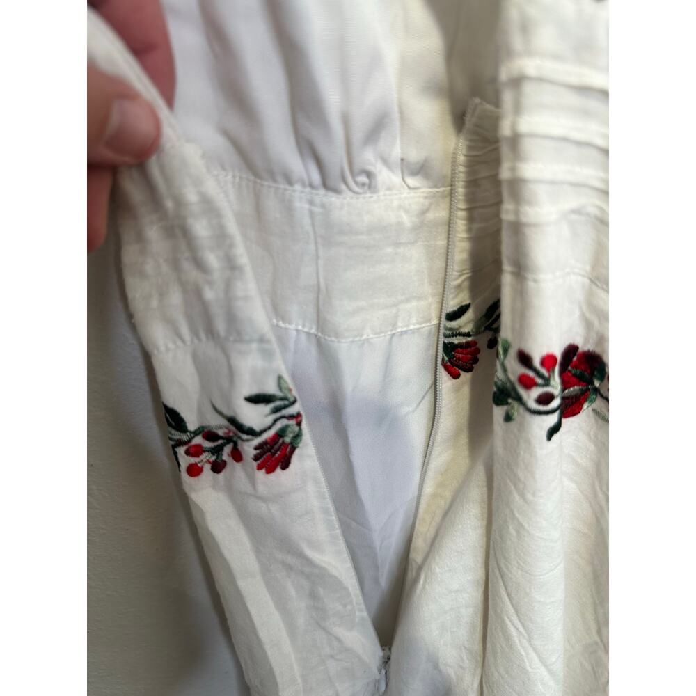 SAYLOR White Red Floral Embroidered Criss-Cross Back Tie Flowy Dress sz Medium - Picture 10 of 10